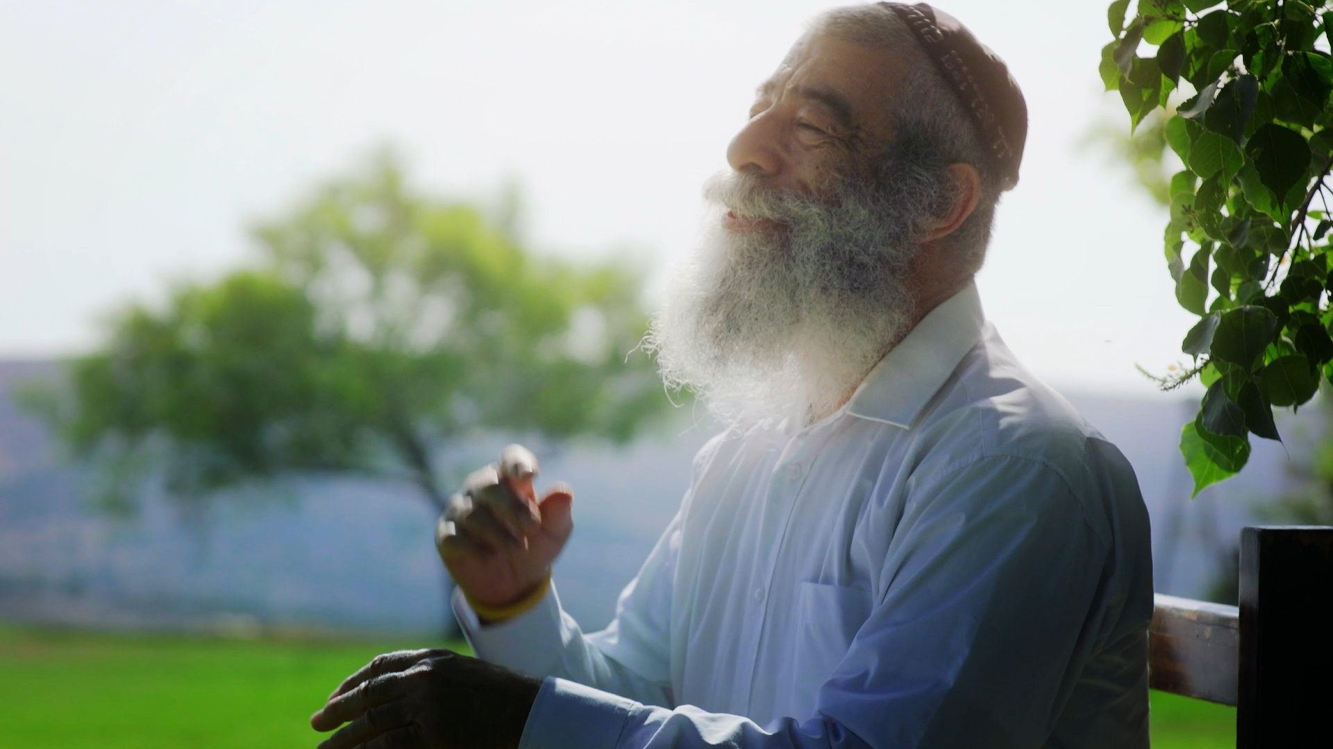 "בסוף כולנו נתחבק": אריאל זילבר בסינגל חדש