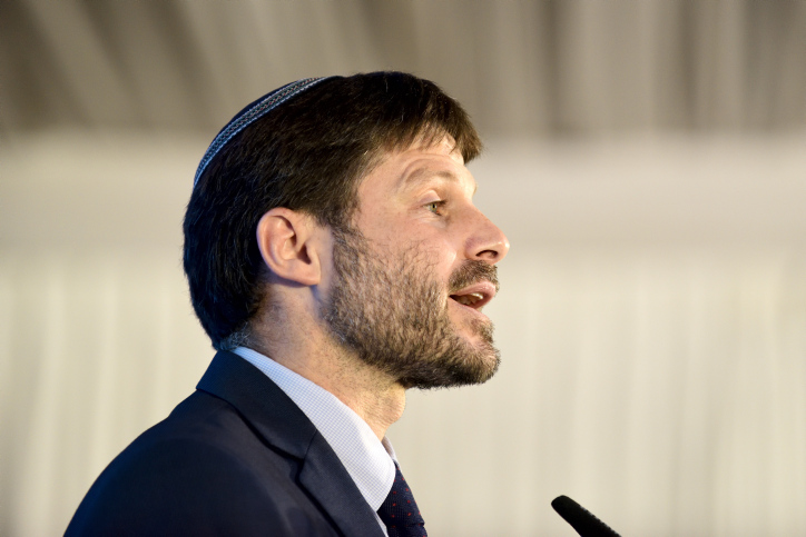 סמוטריץ': "הרכבת הקלה עוד תגיע לצומת תפוח"