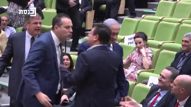 איימן עודה