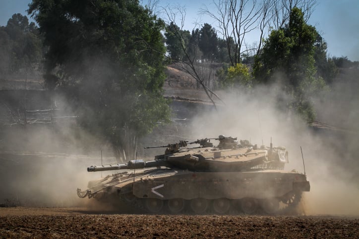 צה"ל תקף עמדות חמאס בתגובה לשיגורים אל ישראל