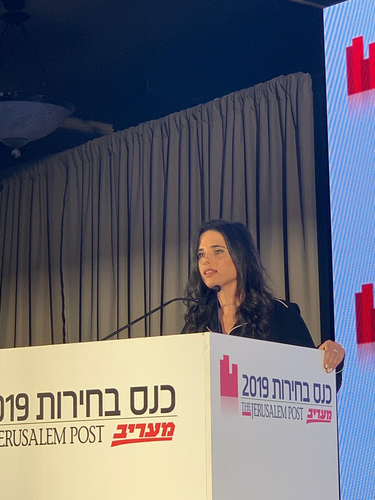 שקד : אהוד ברק הפך מחייל מס' 1 למסית מס' 1