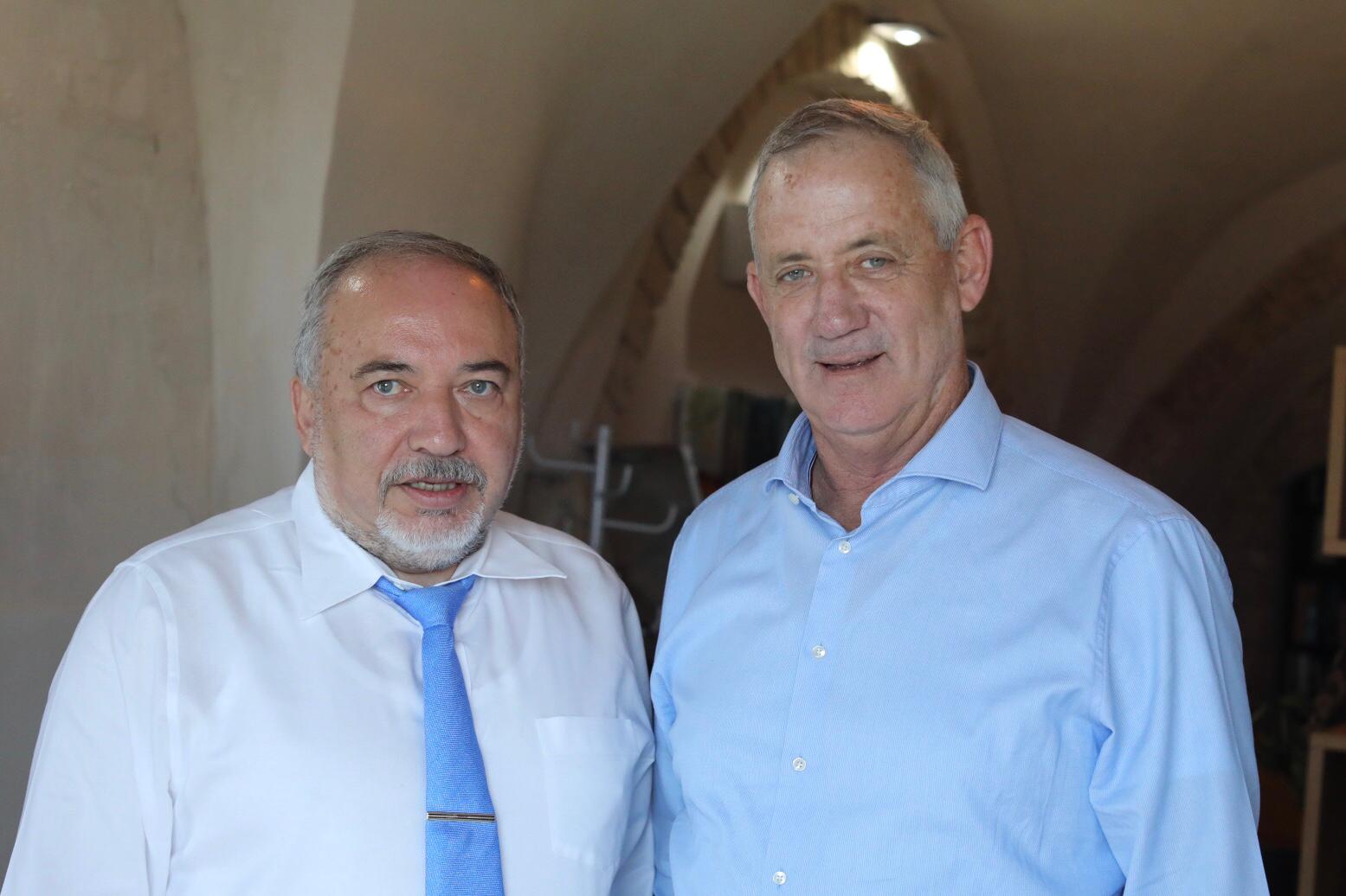 גנץ וליברמן לנתניהו: "תפסיק לבזבז את הזמן"