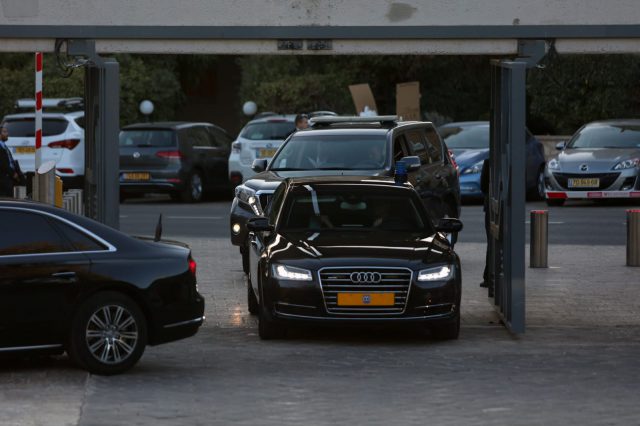 נסיון אחרון: גנץ ונתניהו נפגשים בארבע עיניים
