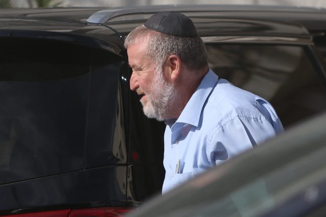היועמ"ש מנדבליט בכניסה למשרד המשפטים