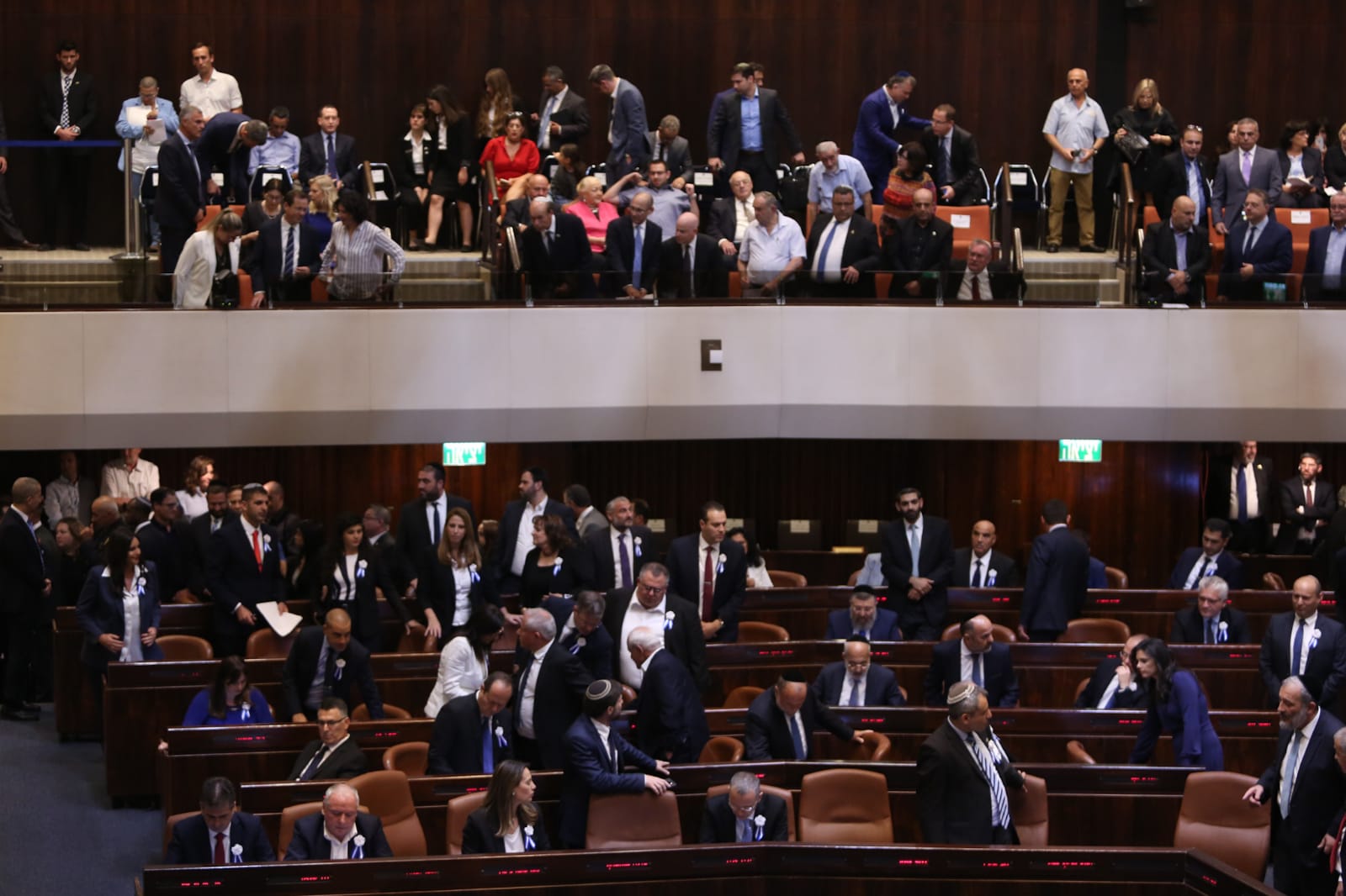 הקפאת שכר הח"כים הפכה מצורך לקרב קרדיטים