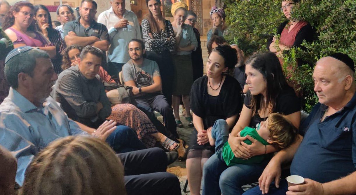 שר החינוך בניחום משפחת סלה: "טלטלה של הנפש"