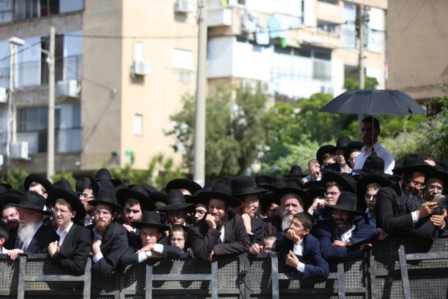 גלריה: רבבות בהלוויית הרב ניסים קרליץ זצ"ל