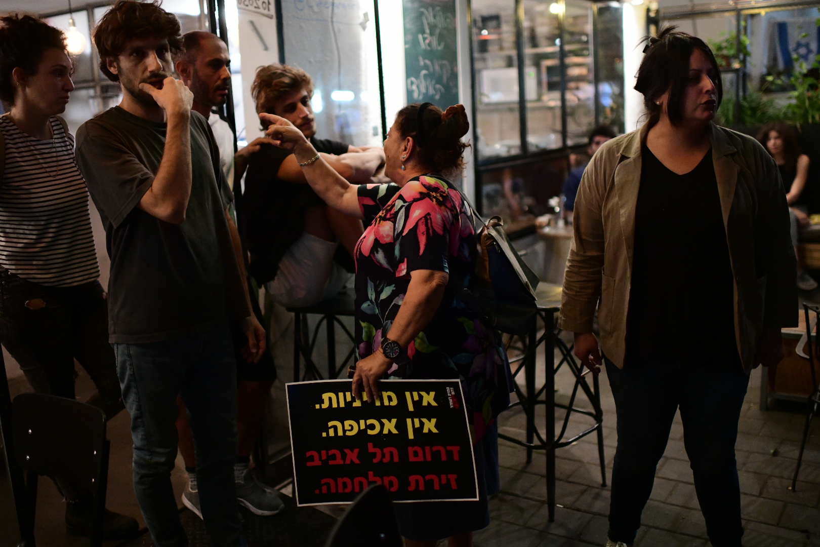 האזינו: תושבי דרום תל אביב הקימו קו חם נגד מסתננים