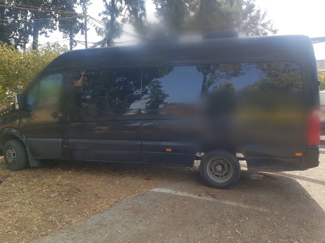 תיעוד • השוטרים לא האמינו: 28 ילדים ברכב