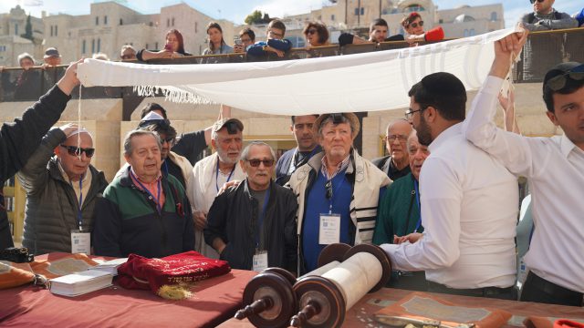 ניצולי השואה בטקס בכותל