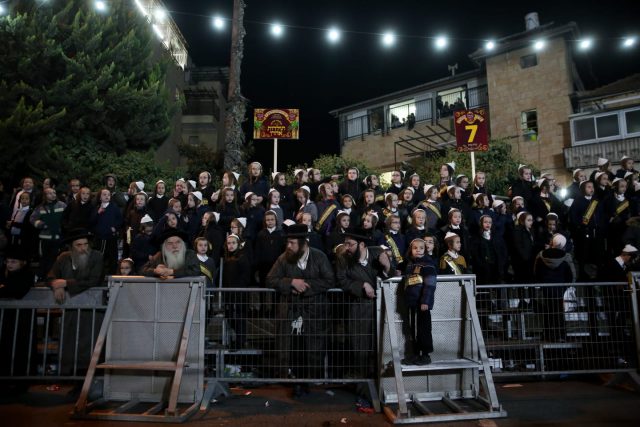 צפו: אלפים קיבלו את האדמו"ר האנטי ציוני בירושלים