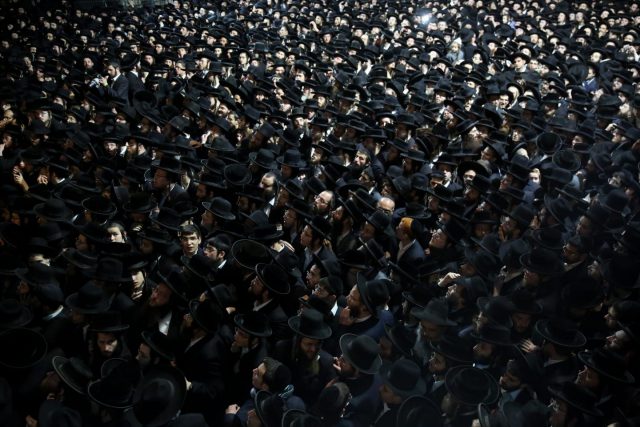 צפו: אלפים קיבלו את האדמו"ר האנטי ציוני בירושלים