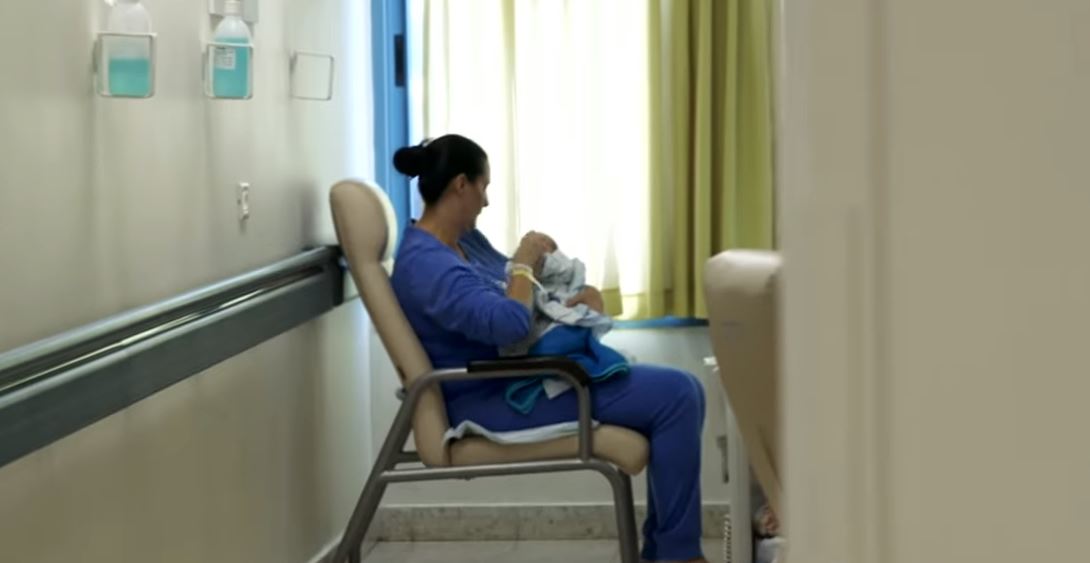 בייבי בום: הנשים שנאלצו ללדת תחת אש