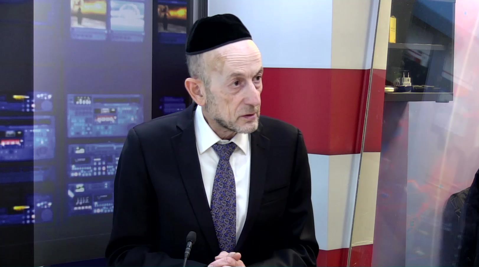 מקלב עורר סערה: "לא סוגר בפני כחול לבן את הדלת"