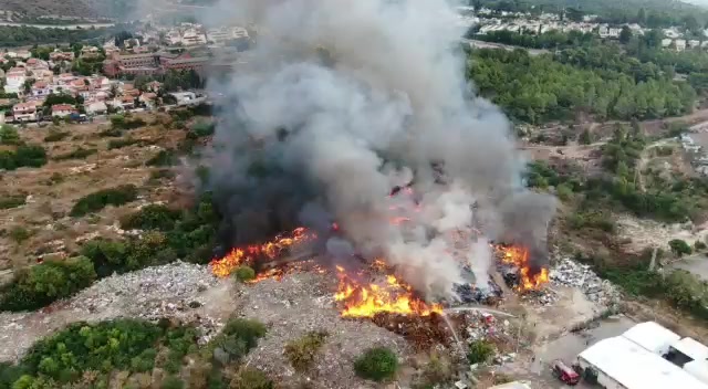 שריפה ביישוב שלומי (צילום: דוברות כב״ה מחוז חוף)