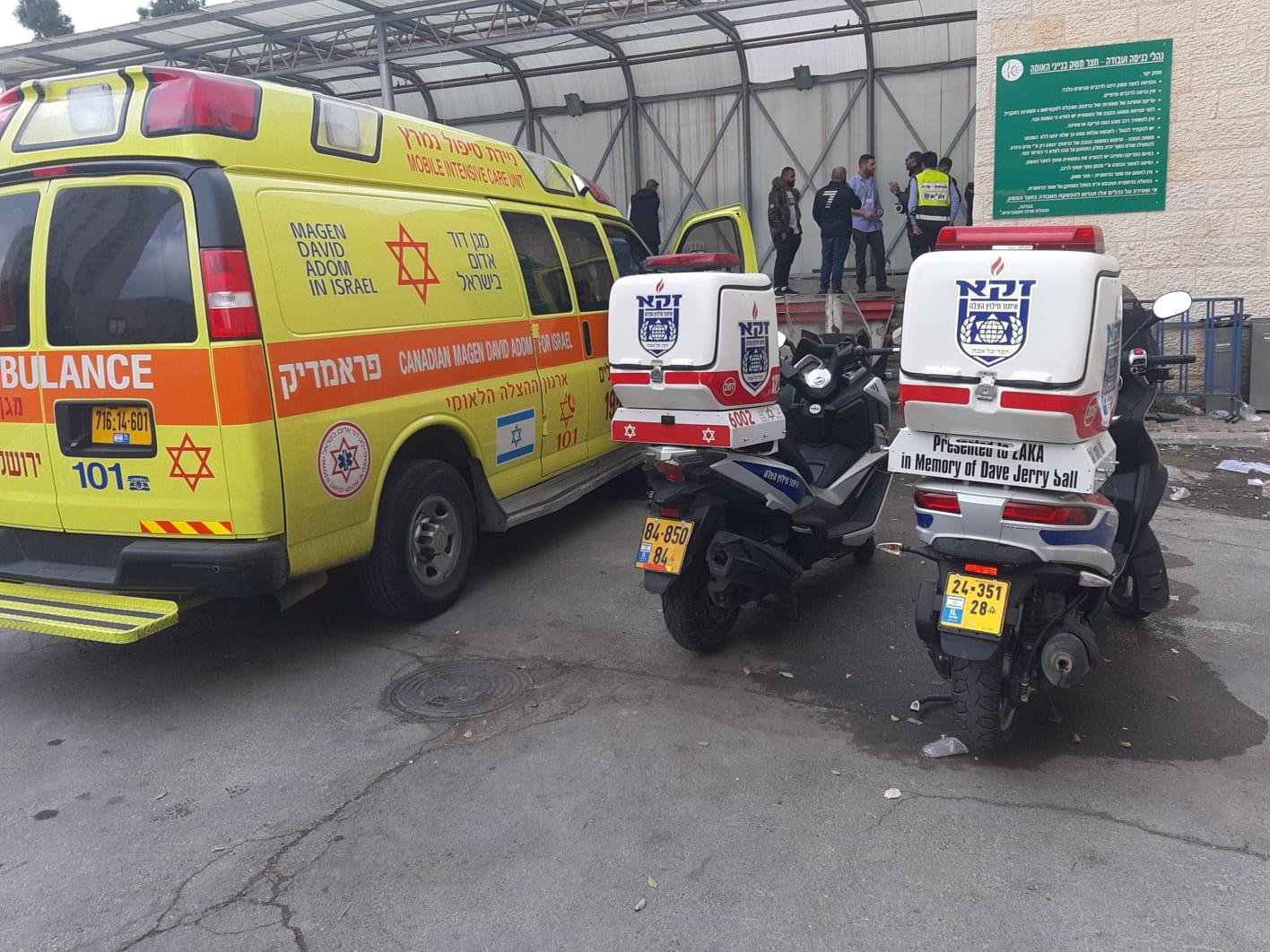 בנייני האומה: פועל נמחץ למוות במעלית משא