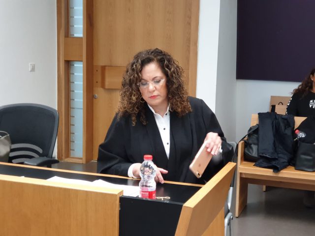 עו"ד שרה בלו, פרקליטות המדינה מחוז תל אביב, מייצגת את משרד הביטחון