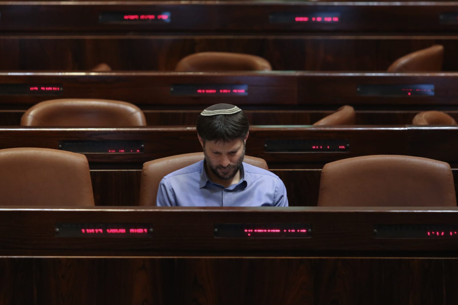 בצלאל כמו במשפט שלמה: גם לי גם לכם לא יהיה