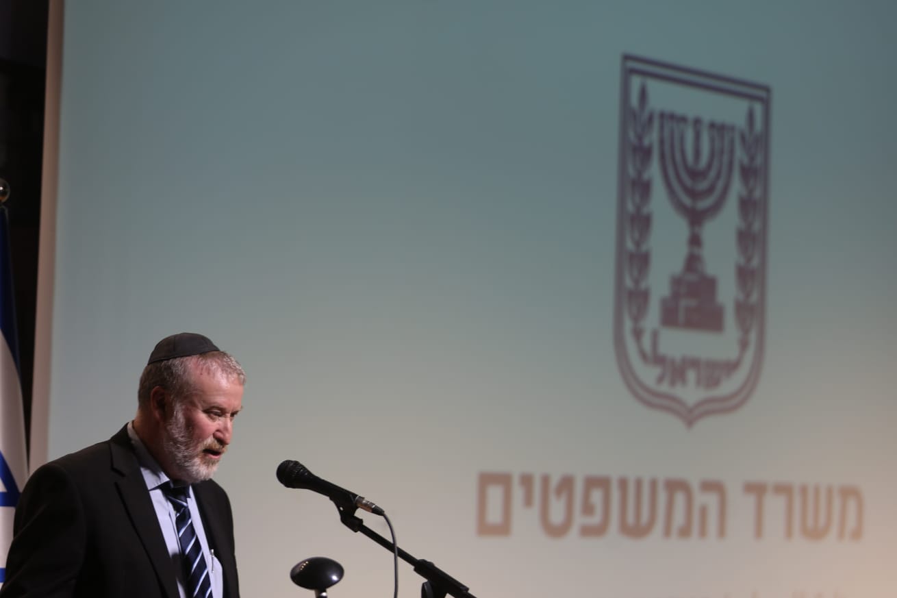 מנדלבליט: רבים מבלבלים בין מערכתיות והתקרנפות