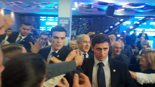 רה"מ נערך לפריימריז: "רואה את הניצחון בעיניים"