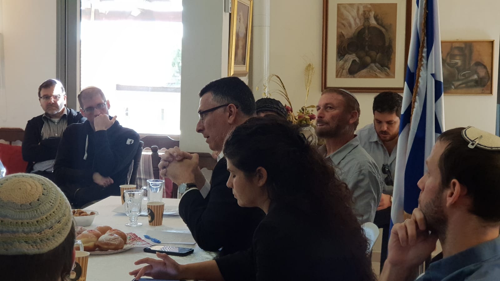 גדעון סער בעד חזרה לצפון השומרון: "בוחן באהדה"