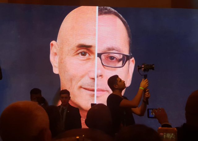 צבי האוזר ועופר שלח מפוצלים