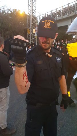 ההפגנה בצומת קוקה קולה (קרדיט: דוברות המשטרה)