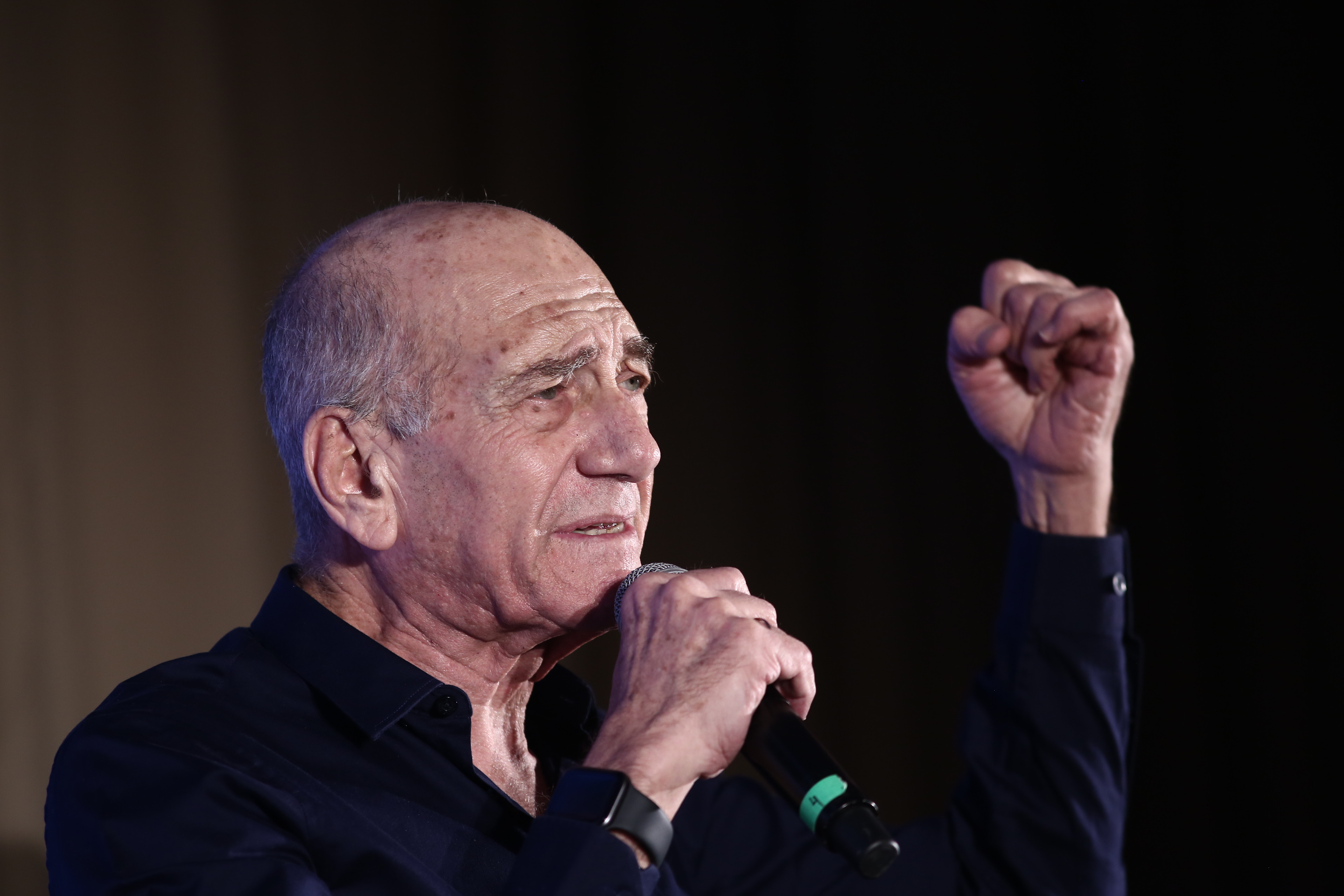 אולמרט על נתניהו: 'סמרטוט שבן גביר מנפנף בו'