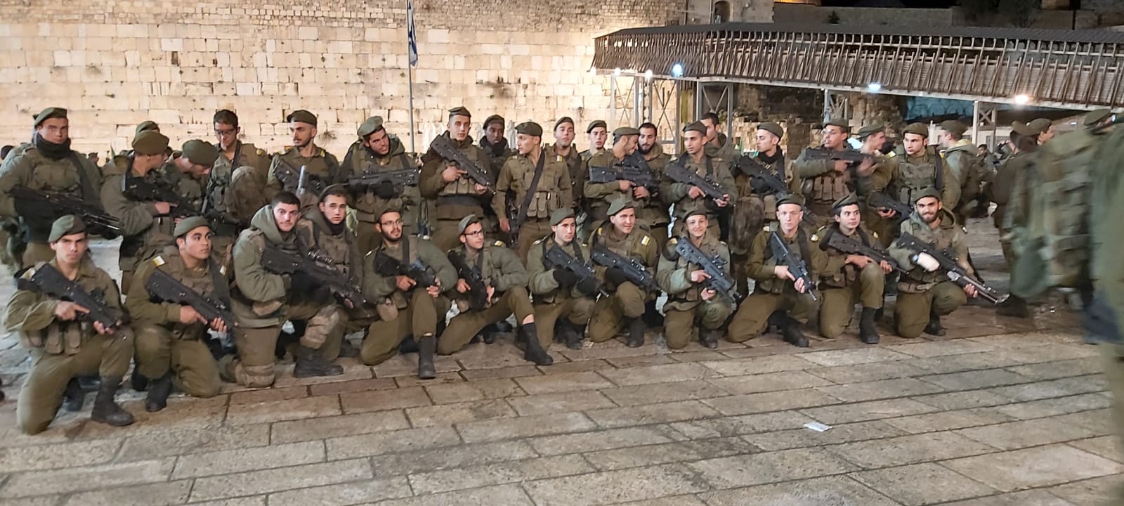 ניתוח חירום לחייל שנפצע קשה; רכבו של המחבל אותר