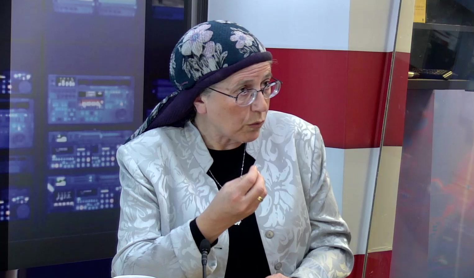 אורית סטרוק שוברת שתיקה: "אנחנו בקרב חיינו"