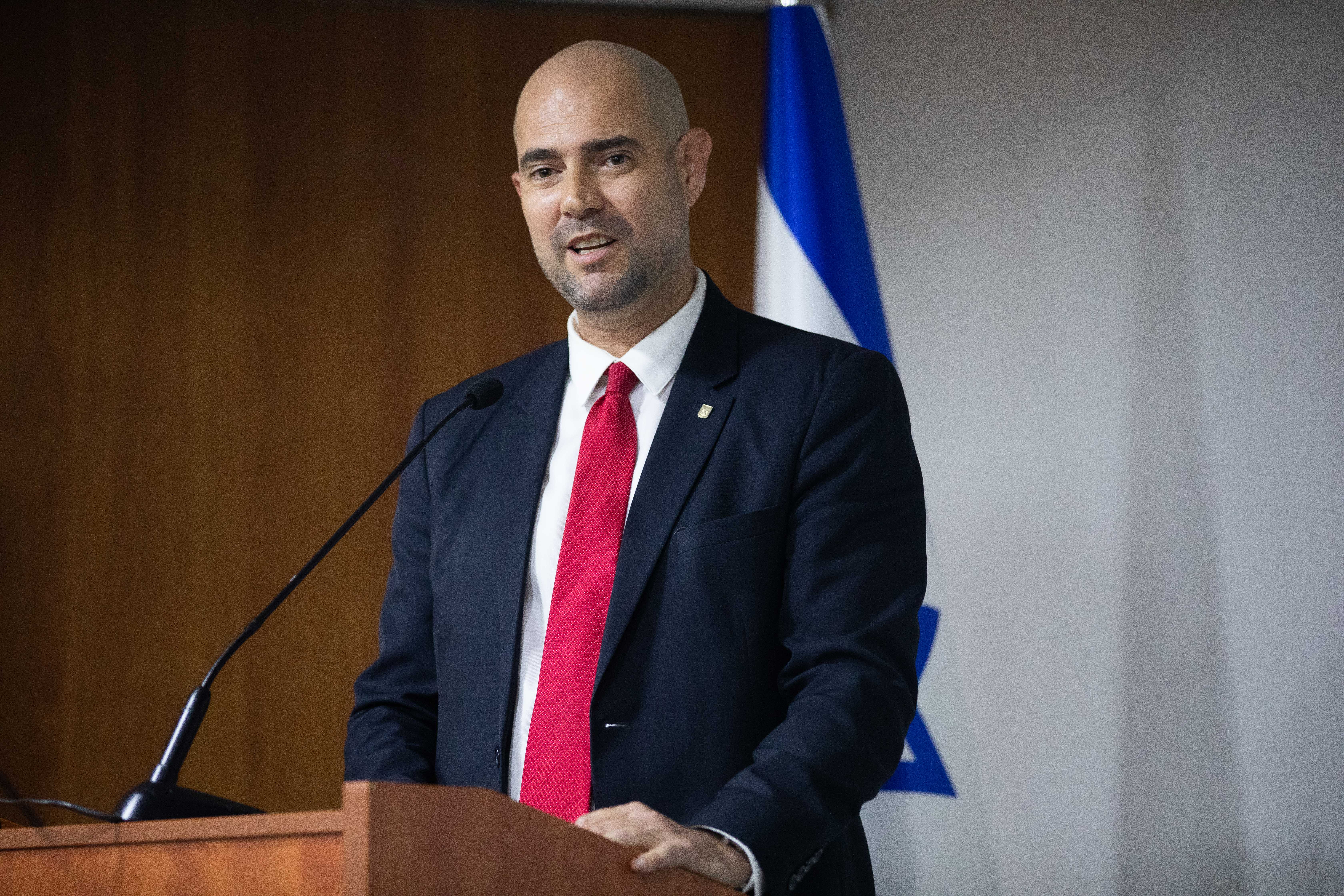 אוחנה: לפני הכל יש להעביר את פסקת ההתגברות