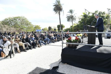 כך הולכים המועמדים: לפני הבחירות, יוצאים לנטיעות