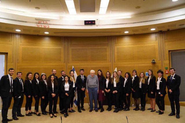 החלום של ניצול השואה בן ה-93: לבקר בכנסת