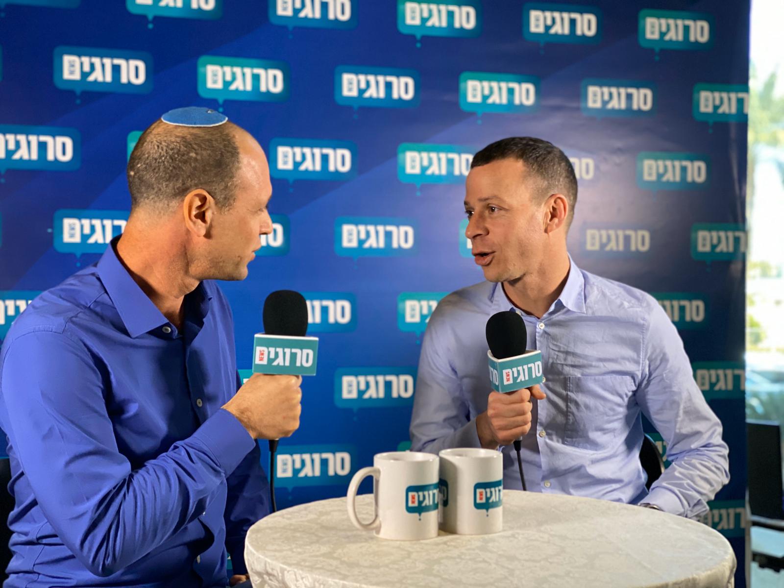 עמית סגל: "לא תמצא אותי מנגן בגיטרה עם אף מועמד"