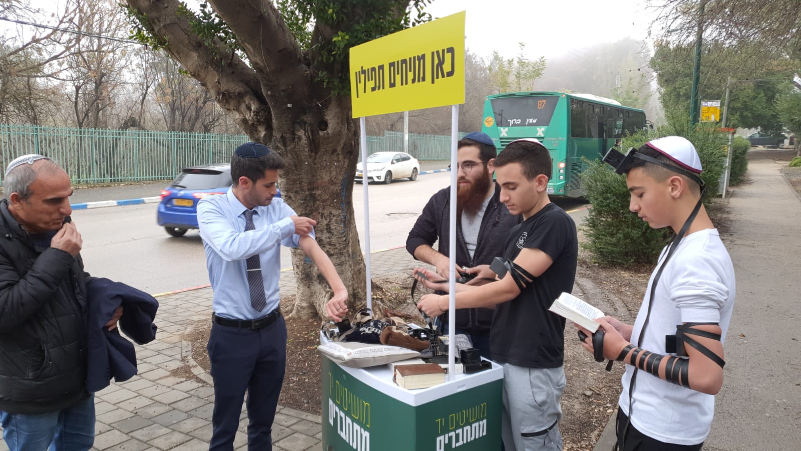 ראש העיר קרית שמונה: אצלנו מותר להניח תפילין
