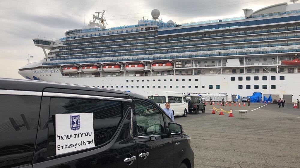 התפשטות הנגיף: מת נוסע רביעי מ"ספינת הקורונה"