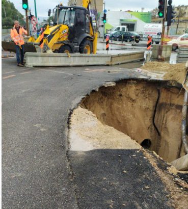 מלחיץ: בולען נפער באמצע כביש בקריית ים