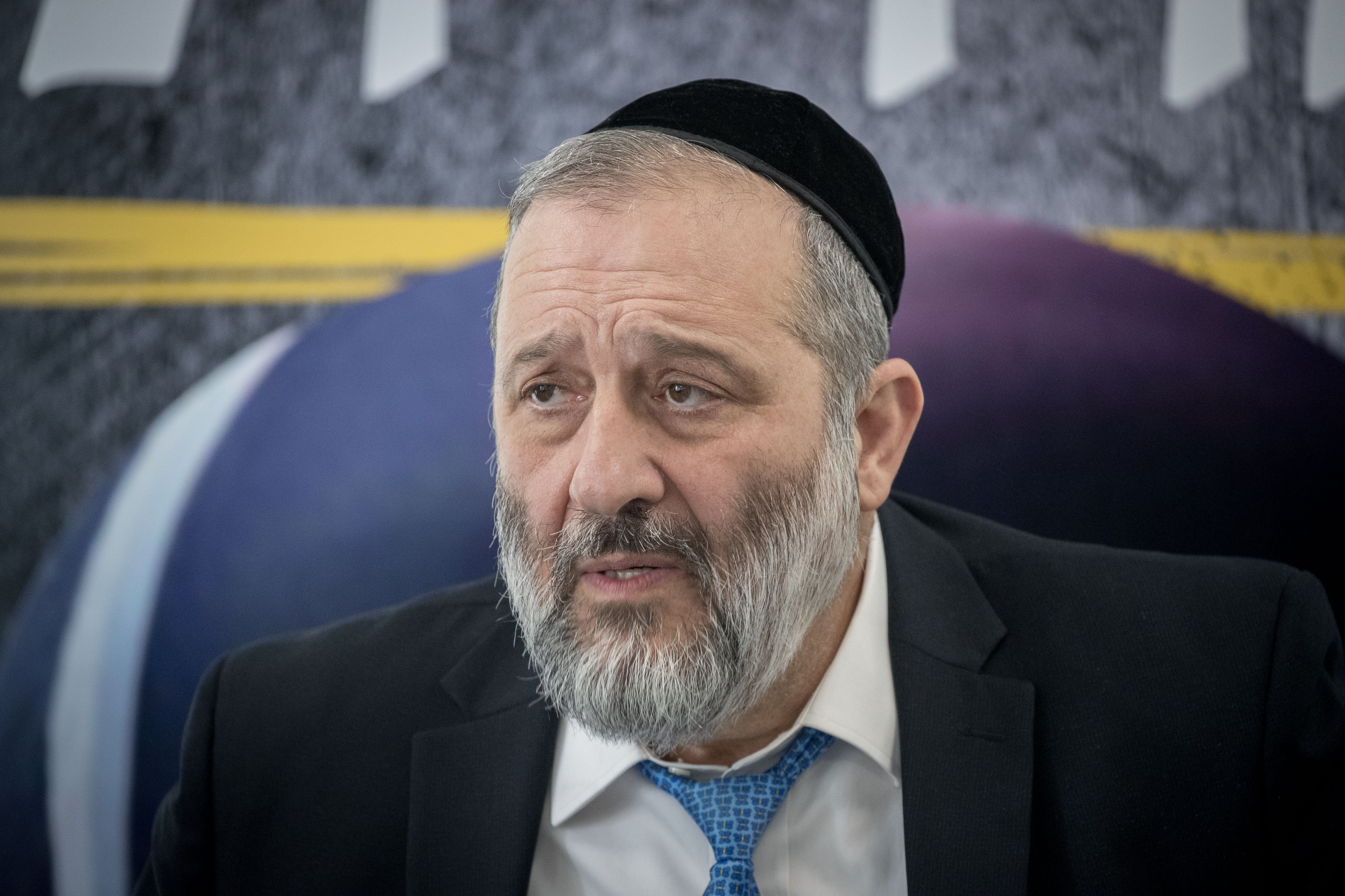דרעי סגר את הפרצה: לא נכיר בנישואי זום בישראל