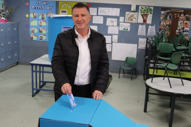 הח"כים יוצאים להצביע: כל העדכונים מכל הקלפיות