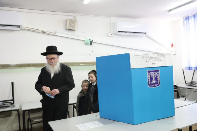 הח"כים יוצאים להצביע: כל העדכונים מכל הקלפיות