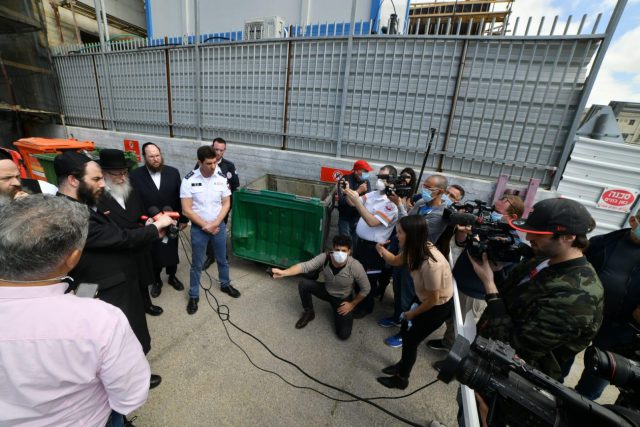ליצמן בסיור ב"קלפי הקורונה" בירושלים