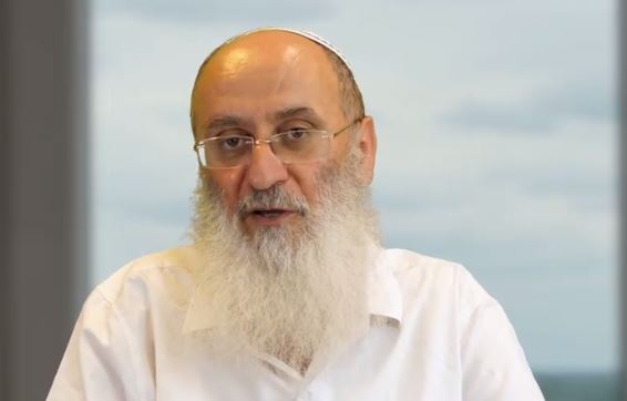 יכול להיות שמה שאנחנו עושים אלפי פעמים חסר משמעות?