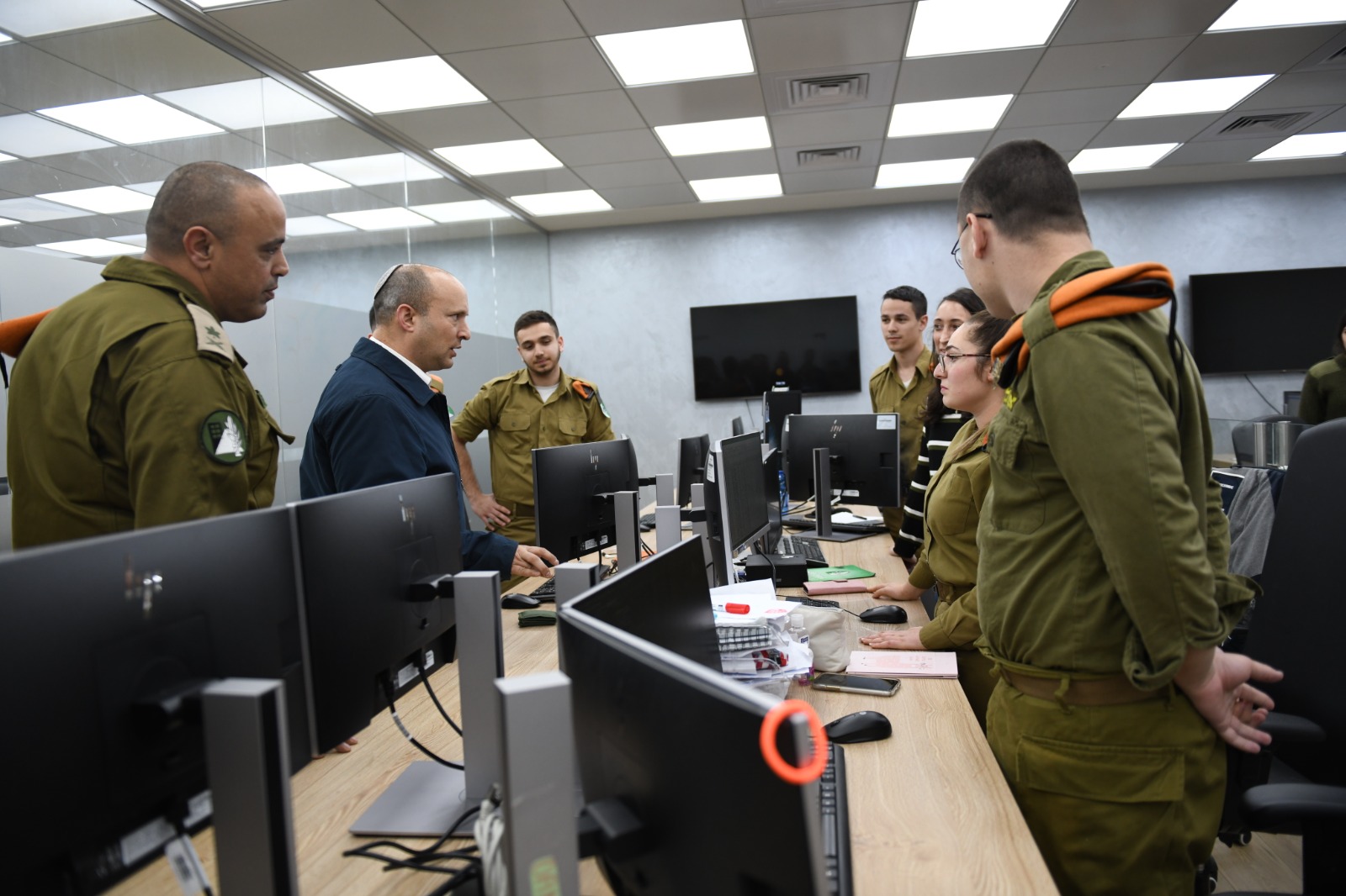 צה"ל קיבל את האחריות לטפל באוכלוסייה המבוגרת