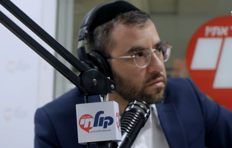 אבא היה נכנס לפאניקה, אם היו אומרים לו שאהיה שדרן