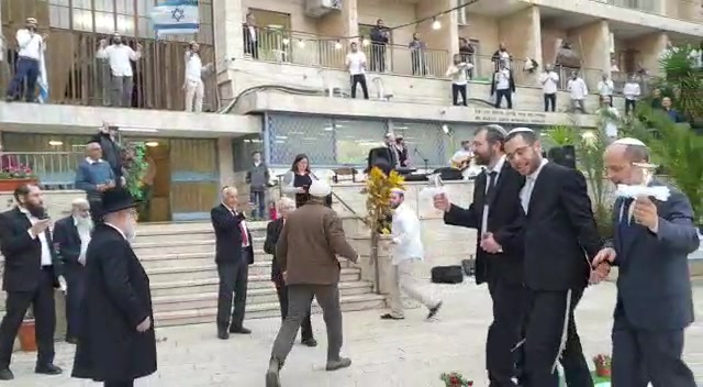 WhatsApp Video 2020-03-15 at 16.47.28