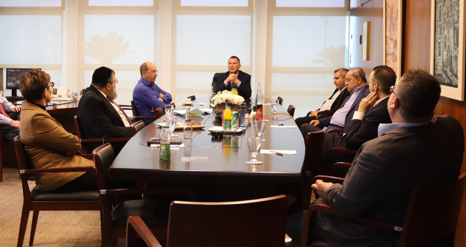 באווירה מתוחה: אדלשטיין כינס את ראשי הסיעות