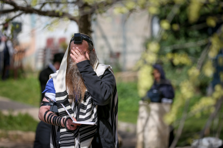 צמצום דרמטי: תפילות רק ביחיד, אין התקהלות מעל 2