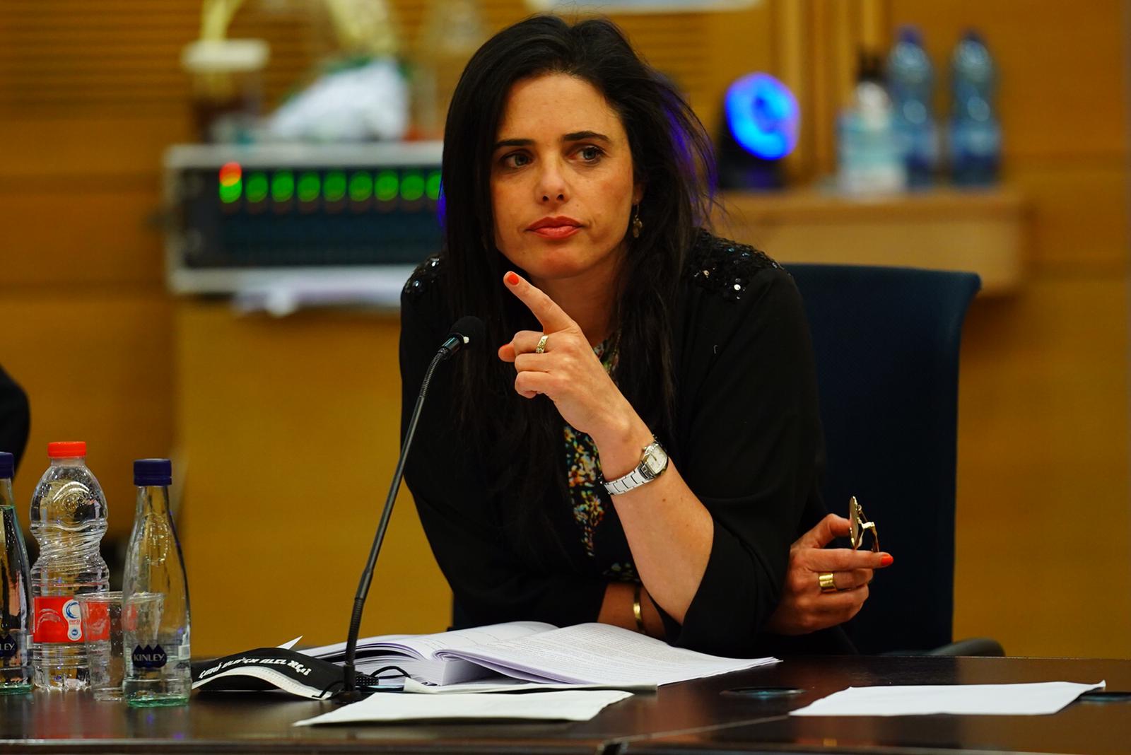 שקד במתקפה: "נתניהו הצביע בעד, רגב דיבררה"