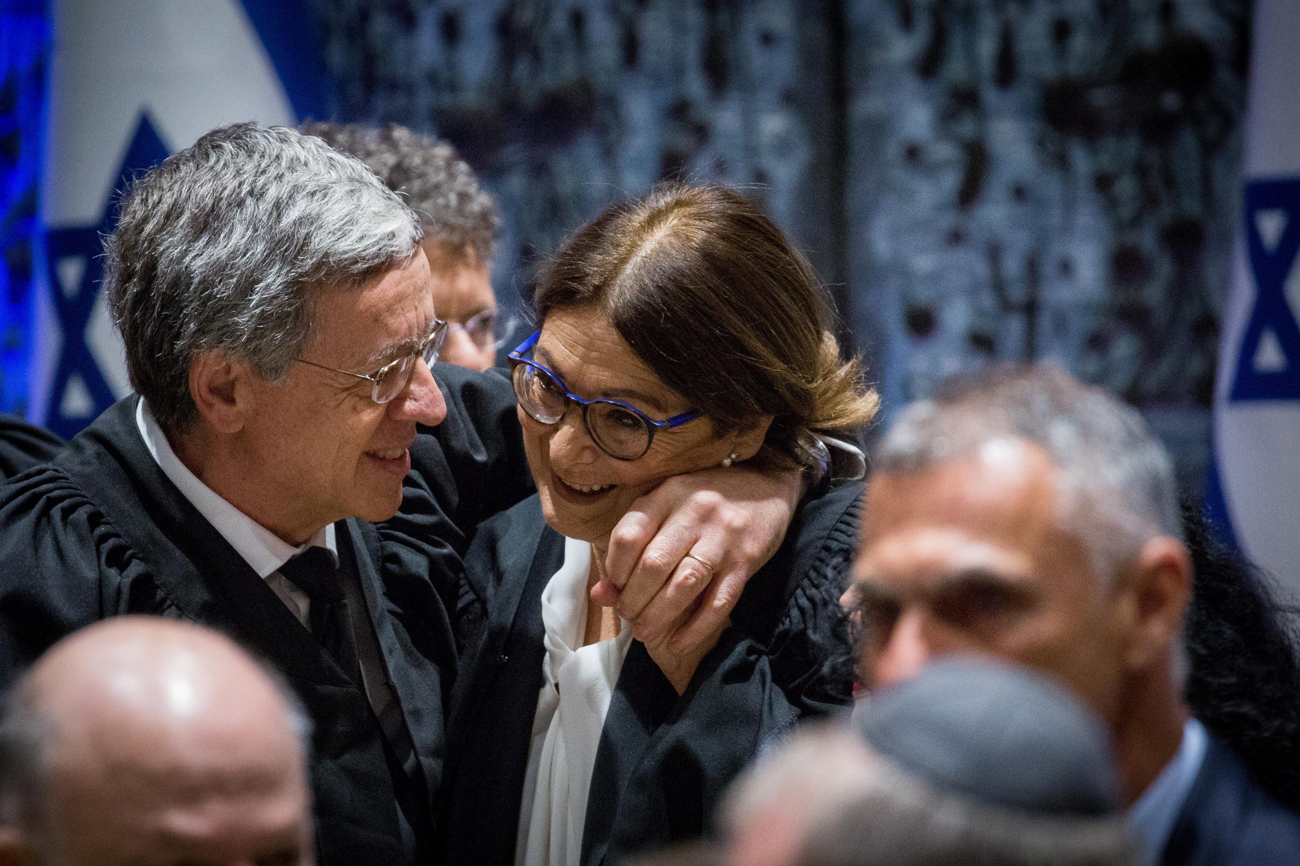 היועמ"ש יגיב: נשיאת העליון תפסול את השופט מני מזוז?