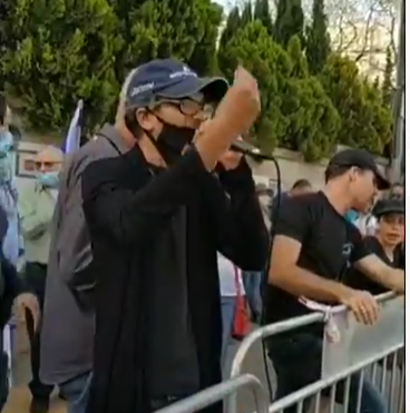 פעיל שמאל איים על יאיר נתניהו, הוגשה תלונה על הסתה